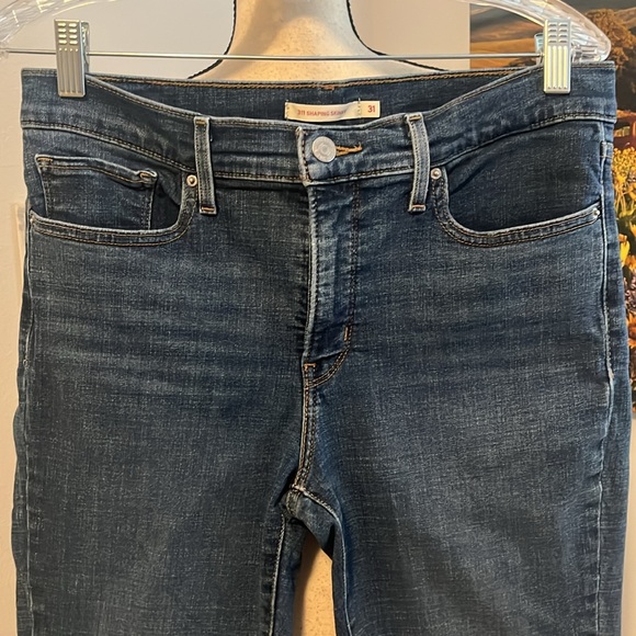 Levi’s Shaping Skinny Jeans - Picture 2 of 8